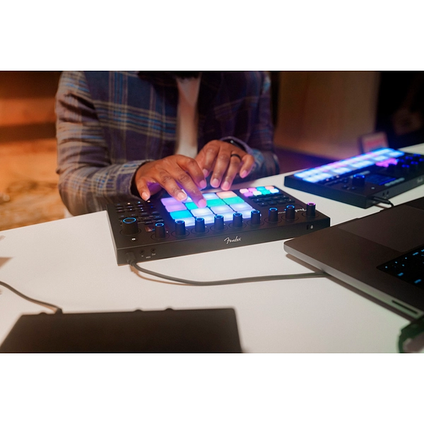 Fender Studio Motion 16 Production and Performance Controller — view 9