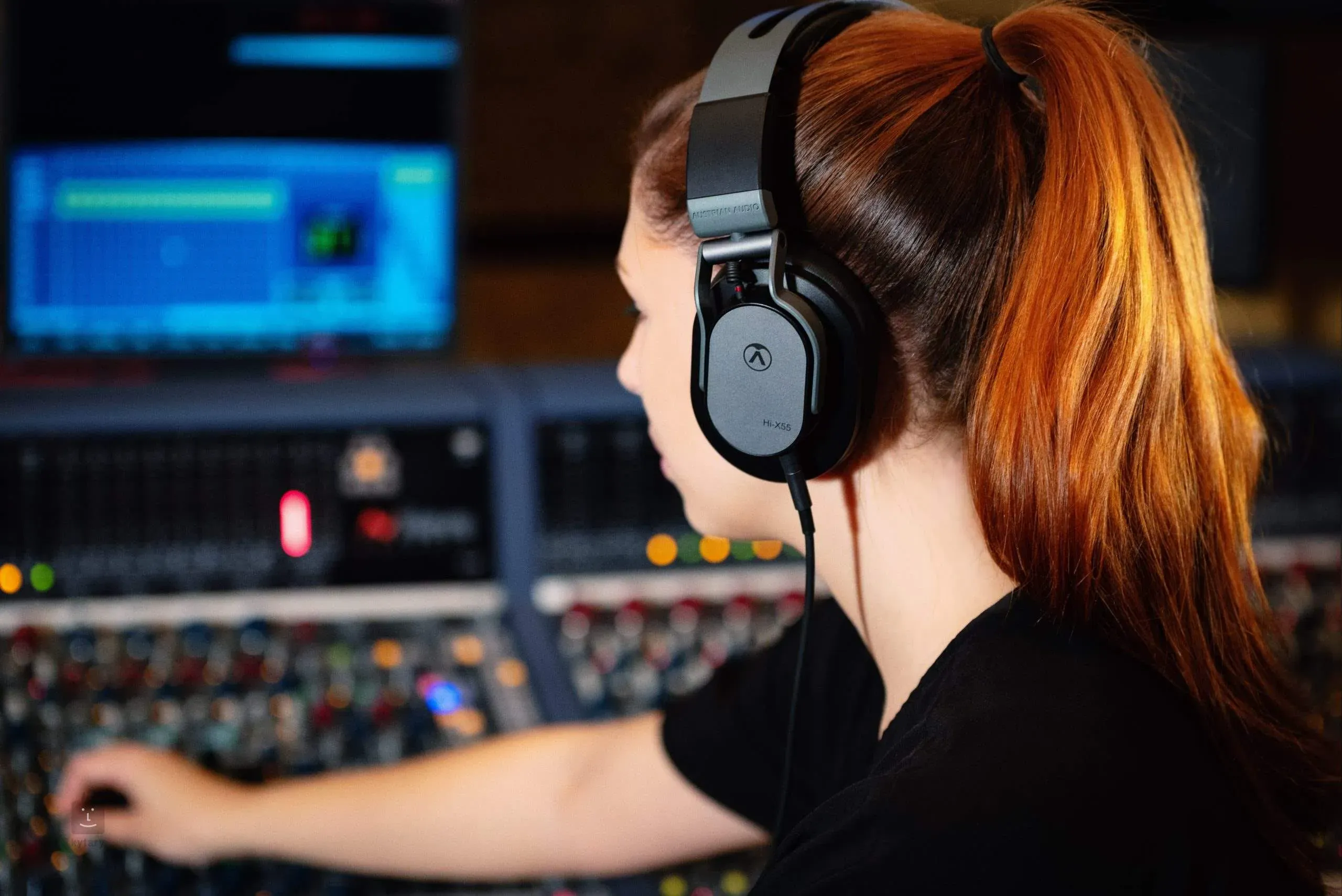 Austrian Audio Hi-X55 Professional Closed-Back Headphones — view 3