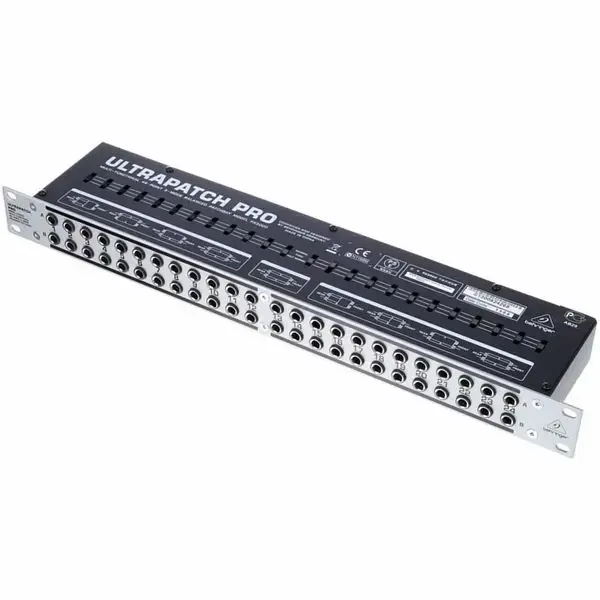 Behringer PX3000 Ultrapatch Pro Patchbay — view 3