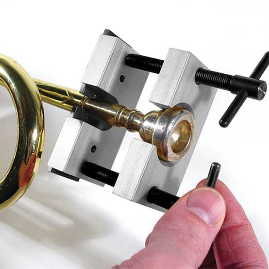 Bobcat Mouthpiece Puller — view 2