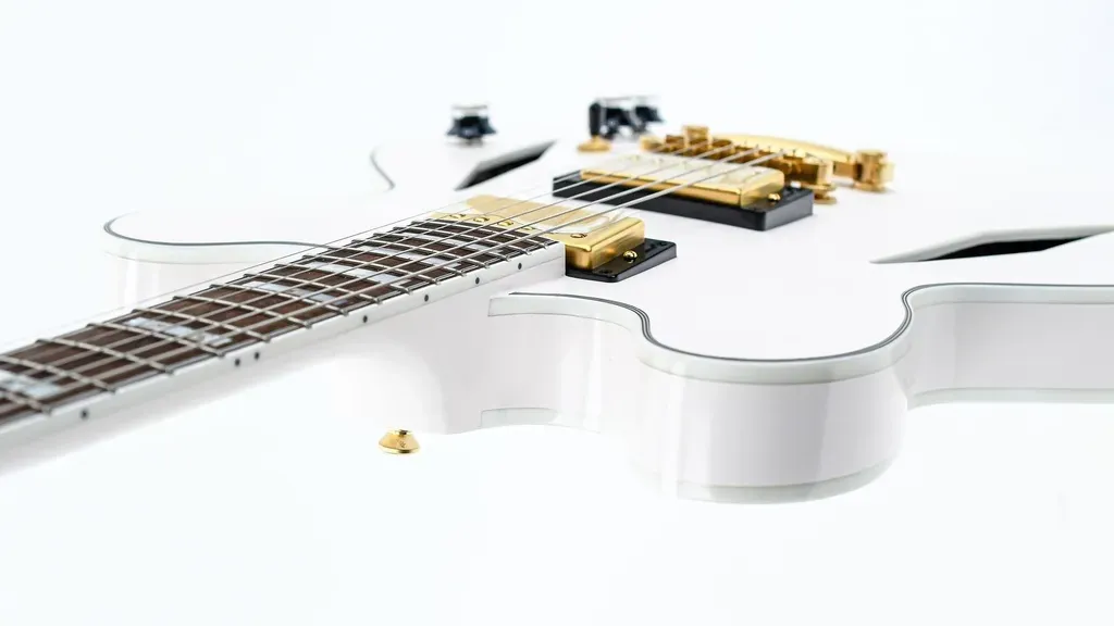 Epiphone Emily Wolfe - White Wolfe - Sheraton Semi-Hollow Guitar — view 3