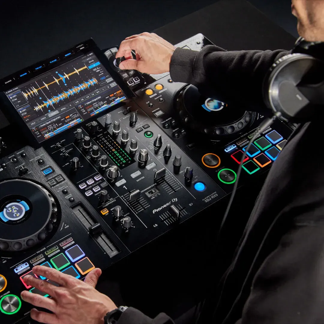 Pioneer DJ XDJ-RX3 Digital DJ System With Free Headphones — view 6