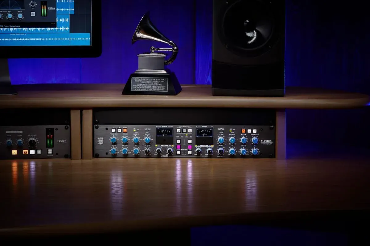Solid State Logic Fusion & Bus+ Bundle — view 6