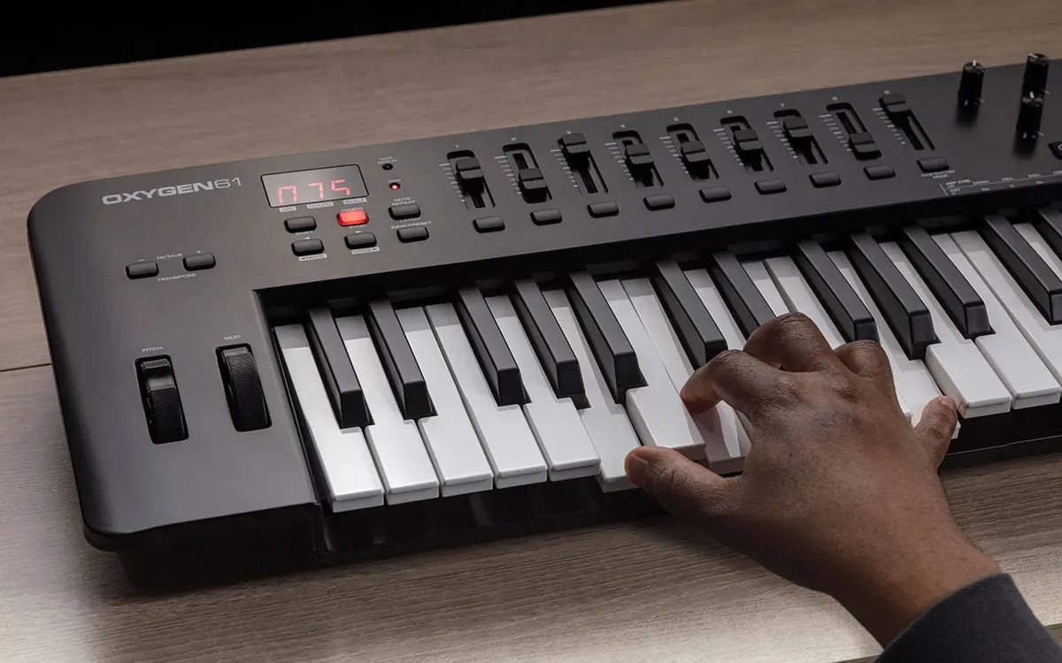 M-Audio Oxygen 61 MKV 61-key Controller — view 4