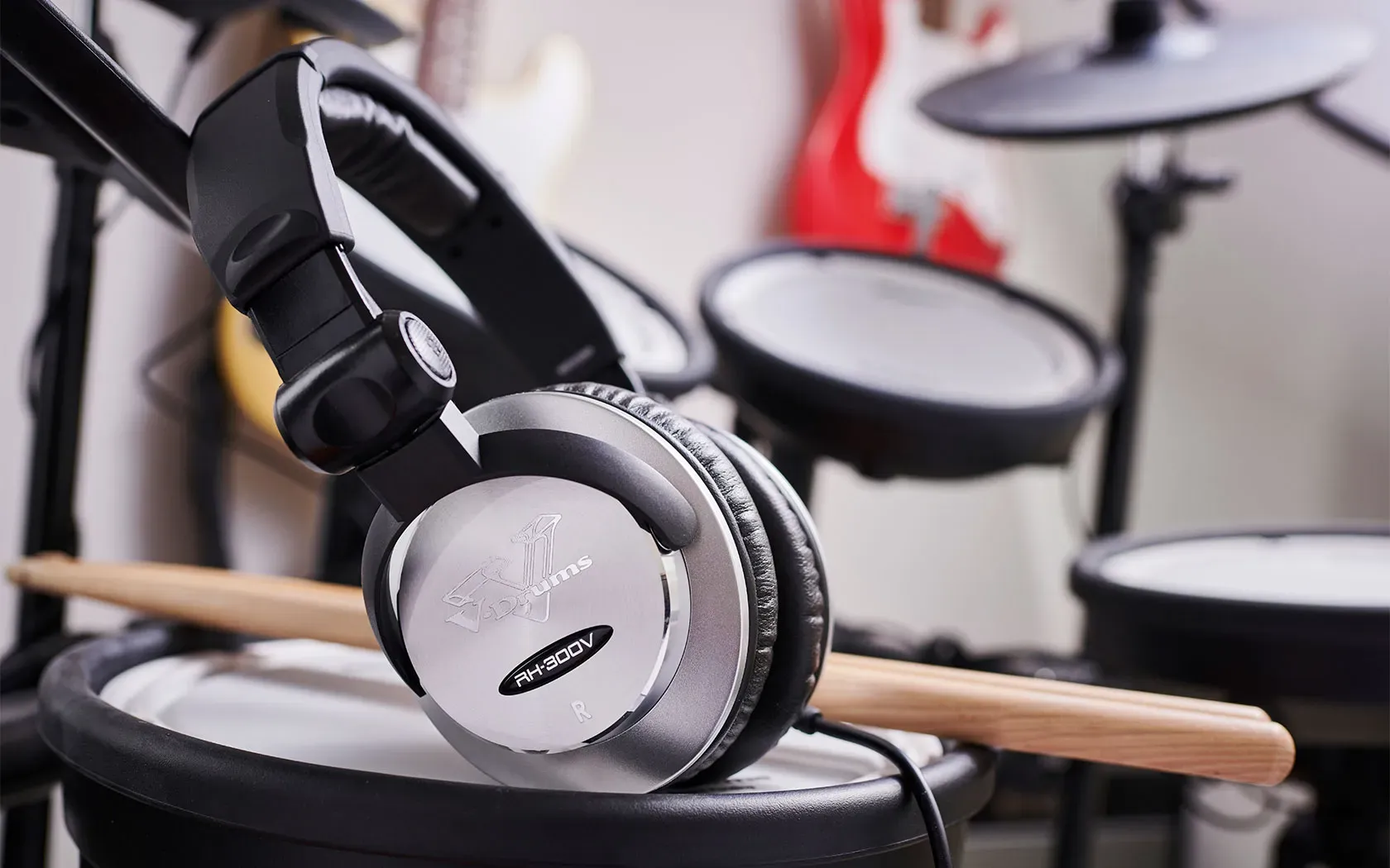 Roland RH-300V V-Drums Headphones — view 5