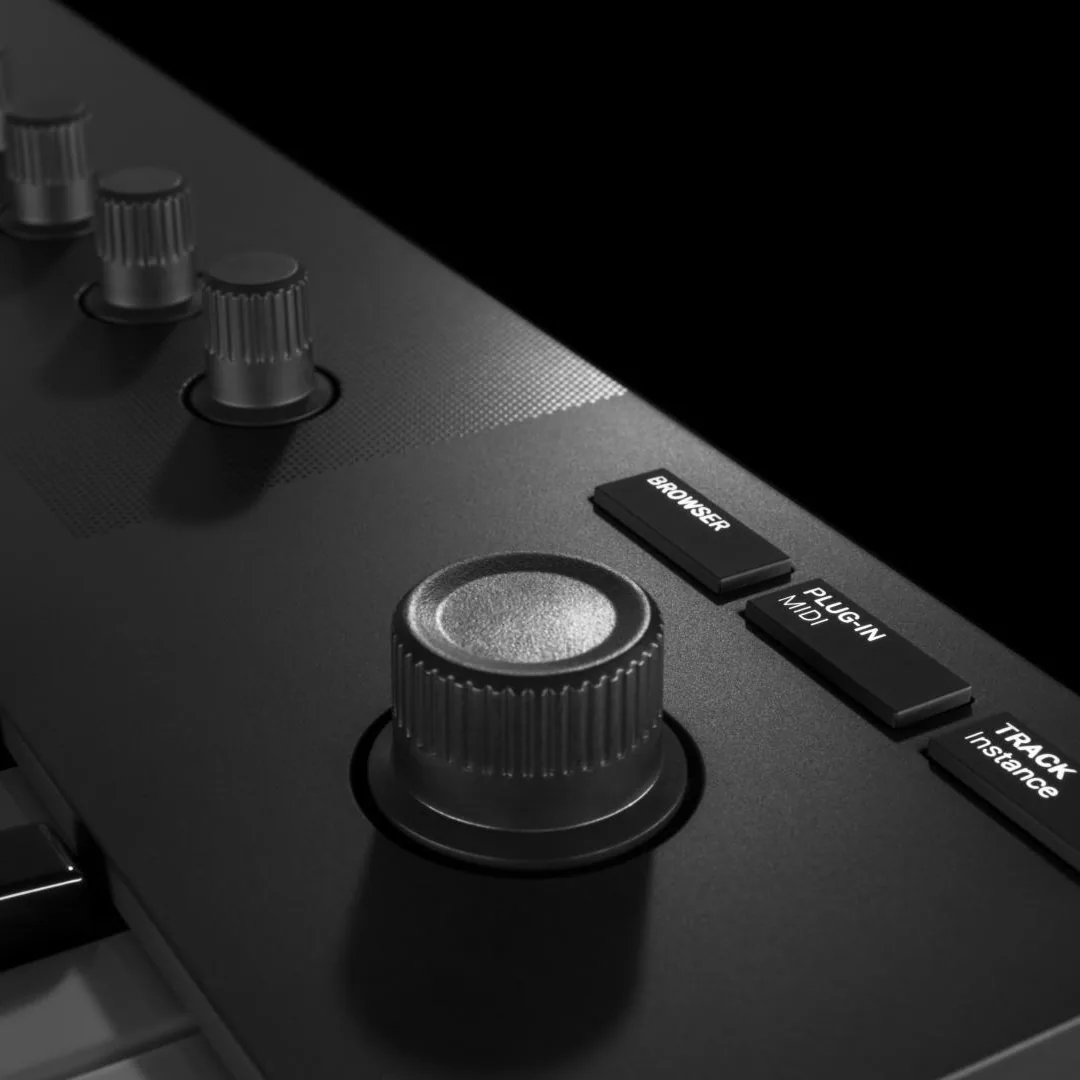 Native Instruments Komplete Kontrol M32 Micro Keyboard — view 6