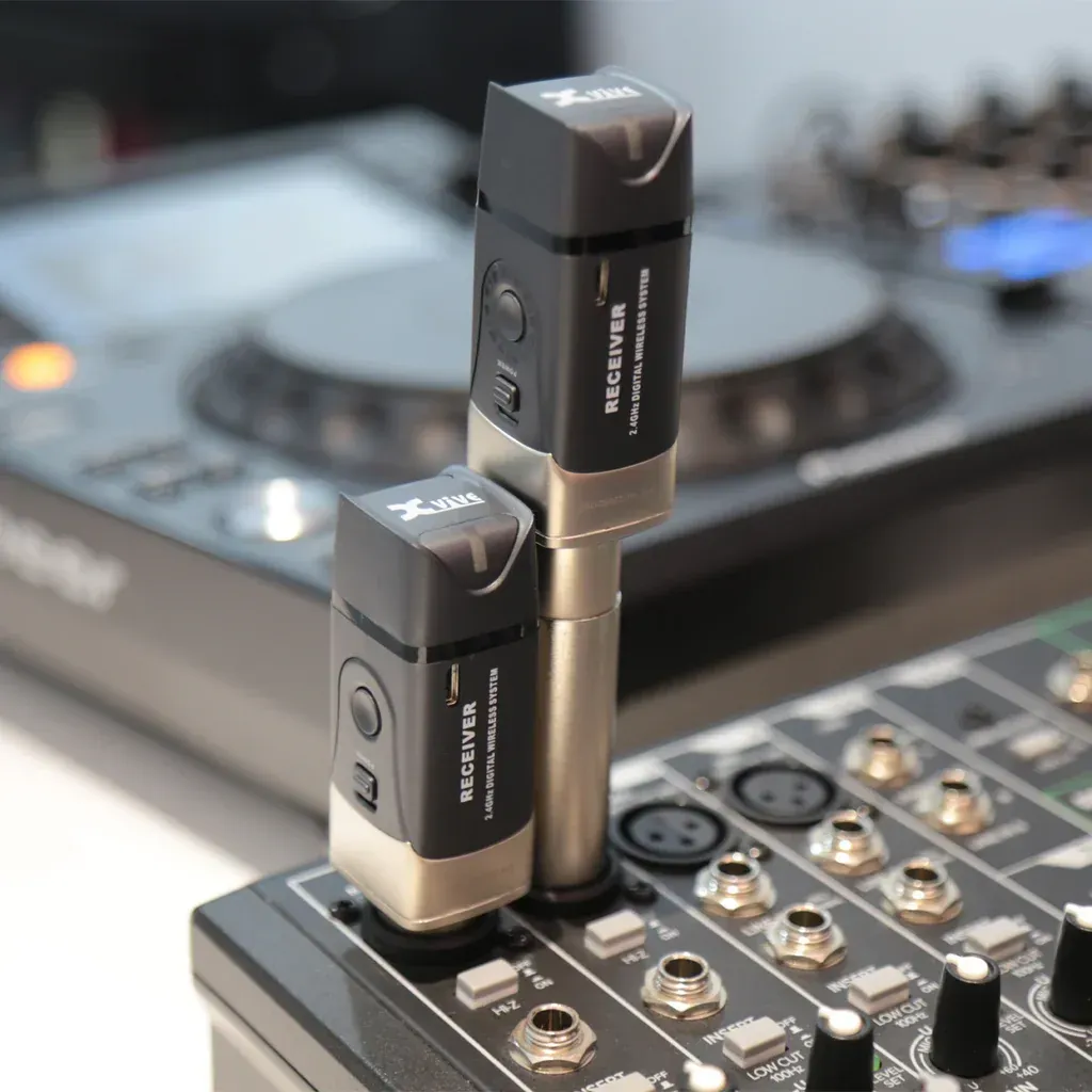 Xvive U3D Dual XLR Plug-on Wireless System — view 5