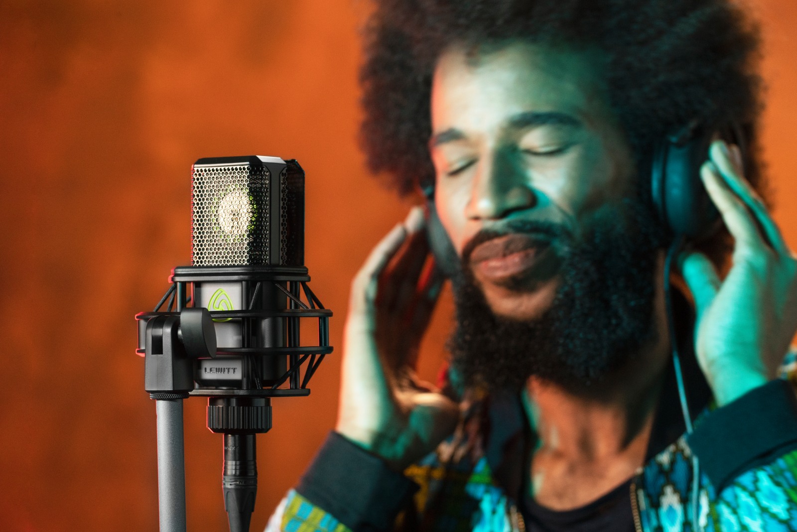 Condenser vs Dynamic Microphones