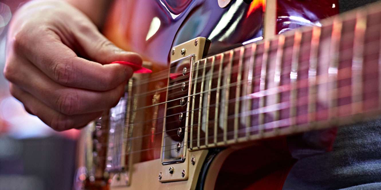 Electric Guitar Accessories You Actually Need (And Which You Don’t)
